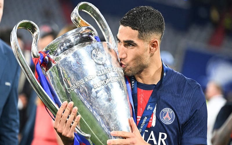 Achraf Hakimi Mouh là cầu thủ bóng đá chuyên nghiệp người Morocco