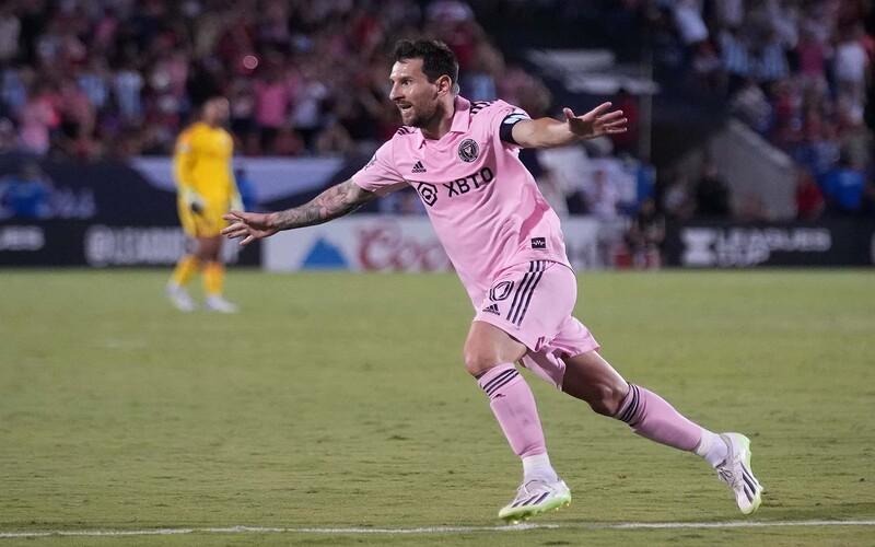 Số bàn thắng sút phạt của Messi qua từng chặng đường
