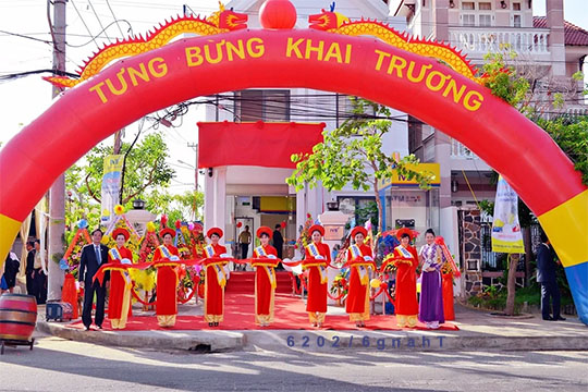 Chi tiết xem ngày khai trương tháng 6 năm 2026 Bính Ngọ theo tuổi 12 con giáp