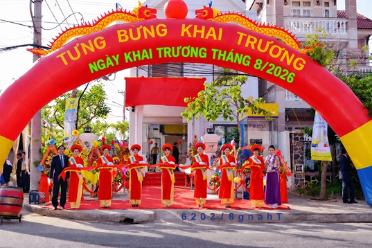 Chi tiết xem ngày khai trương tháng 8-2026 Bính Ngọ theo tuổi 12 con giáp